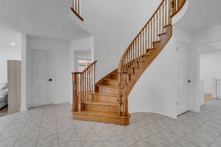 Photo 25 at 191 Hawkswood Trail, Carpenter, Hamilton