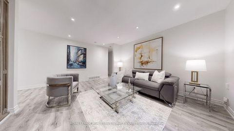 Photo 10 at 15 Farrington Drive, Windfields, Toronto
