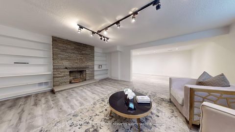 Photo 21 at 15 Farrington Drive, Windfields, Toronto