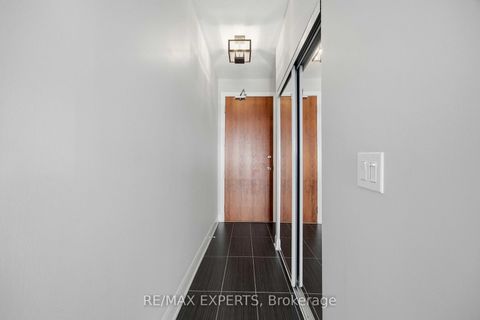 Photo 7 at 501 - 4700 HIGHWAY 7 Road S, East Woodbridge, Vaughan