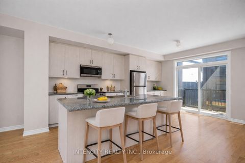 Photo 6 at 29 Drainie Street, Elder Mills, Vaughan