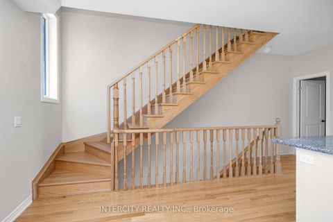 Photo 10 at 29 Drainie Street, Elder Mills, Vaughan