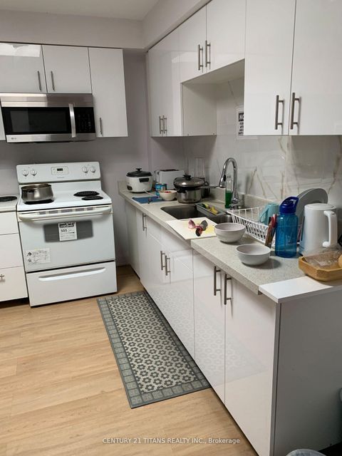 Photo 17 at 481 Oakwood Avenue, Oakwood Village, Toronto