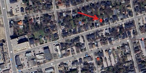 Photo 5 at 74 Centre Street, Aurora Village, Aurora