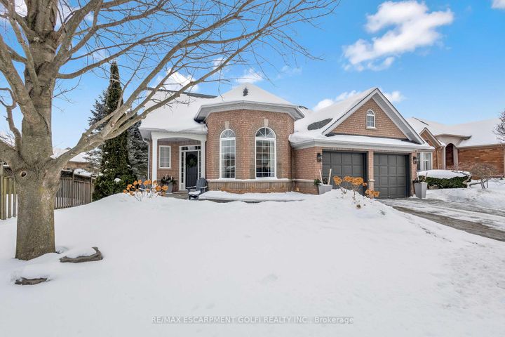 Photo 1 at 10 Anderson Court, Ancaster, Hamilton