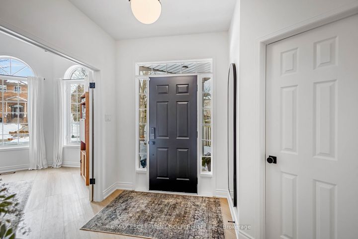 Photo 6 at 10 Anderson Court, Ancaster, Hamilton