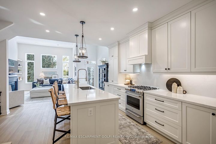 Photo 14 at 10 Anderson Court, Ancaster, Hamilton