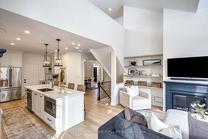 Photo 17 at 10 Anderson Court, Ancaster, Hamilton