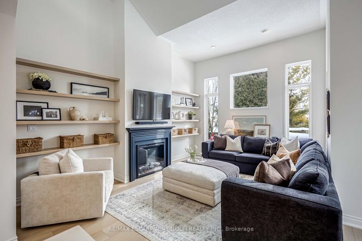 Photo 18 at 10 Anderson Court, Ancaster, Hamilton