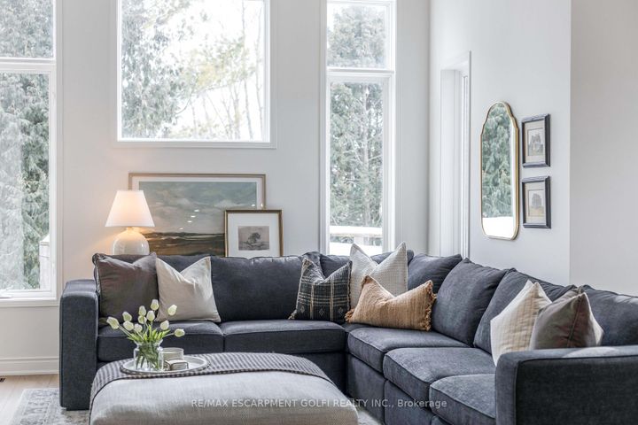 Photo 20 at 10 Anderson Court, Ancaster, Hamilton