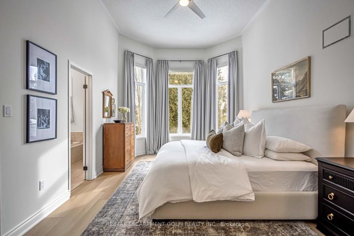 Photo 22 at 10 Anderson Court, Ancaster, Hamilton