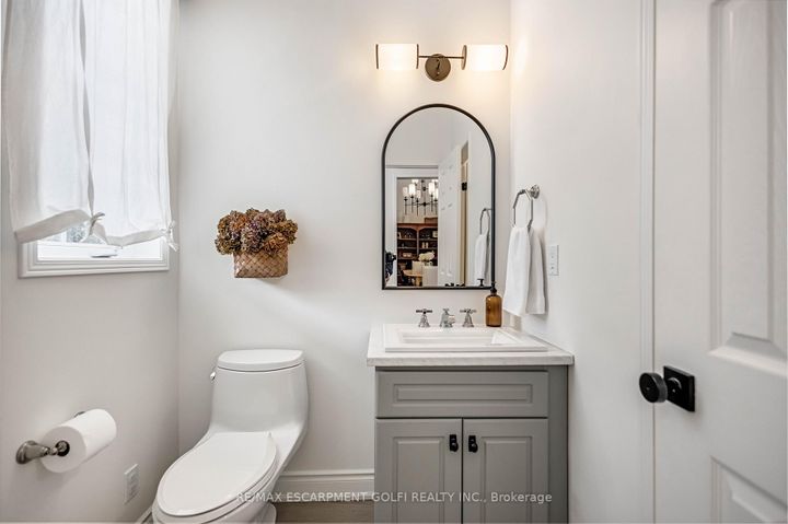 Photo 28 at 10 Anderson Court, Ancaster, Hamilton