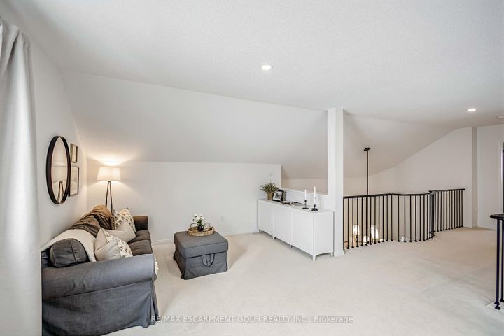 Photo 33 at 10 Anderson Court, Ancaster, Hamilton