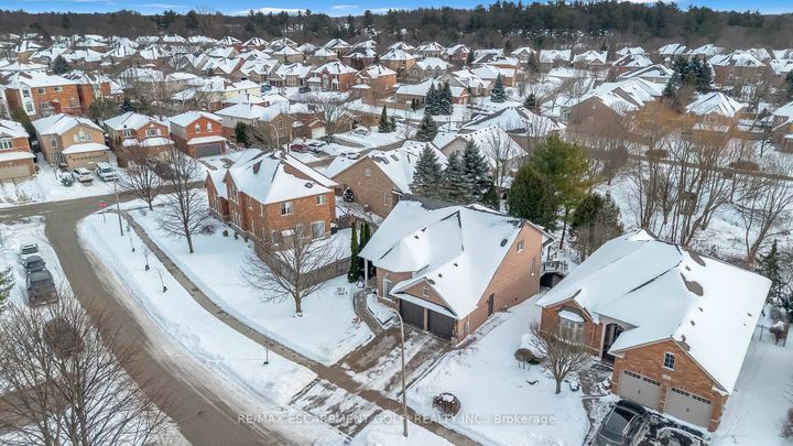 Photo 43 at 10 Anderson Court, Ancaster, Hamilton