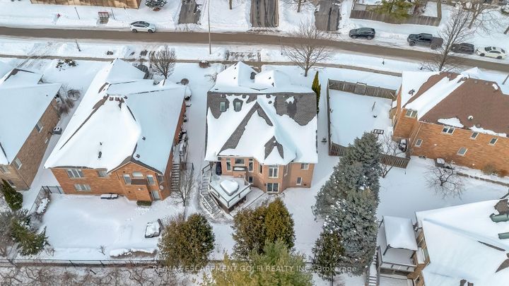 Photo 45 at 10 Anderson Court, Ancaster, Hamilton