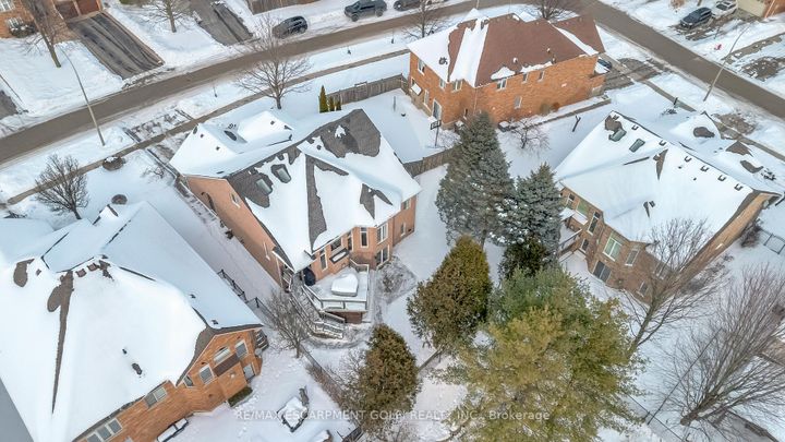 Photo 46 at 10 Anderson Court, Ancaster, Hamilton