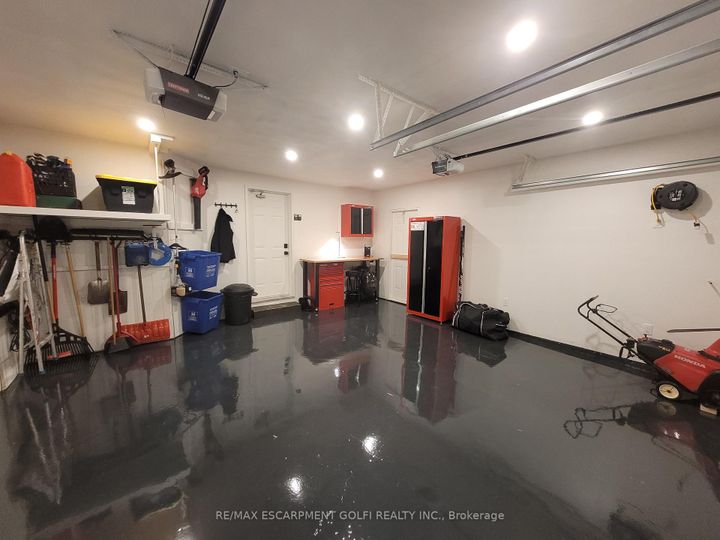 Photo 47 at 10 Anderson Court, Ancaster, Hamilton