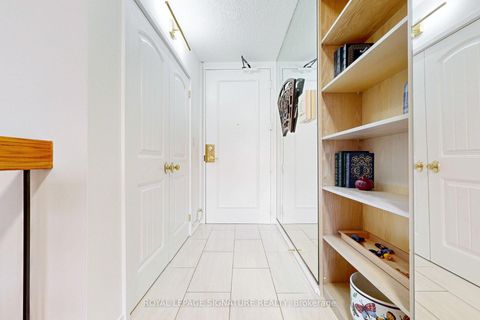 Photo 2 at 410/204 - 33 Harbour Square, Waterfront Communities C1, Toronto