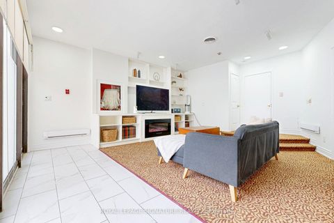 Photo 25 at 410/204 - 33 Harbour Square, Waterfront Communities C1, Toronto