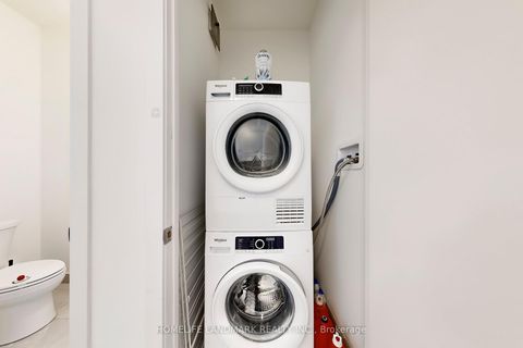 Photo 21 at 614 - 7 Steckley House Lane, Rural Richmond Hill, Richmond Hill