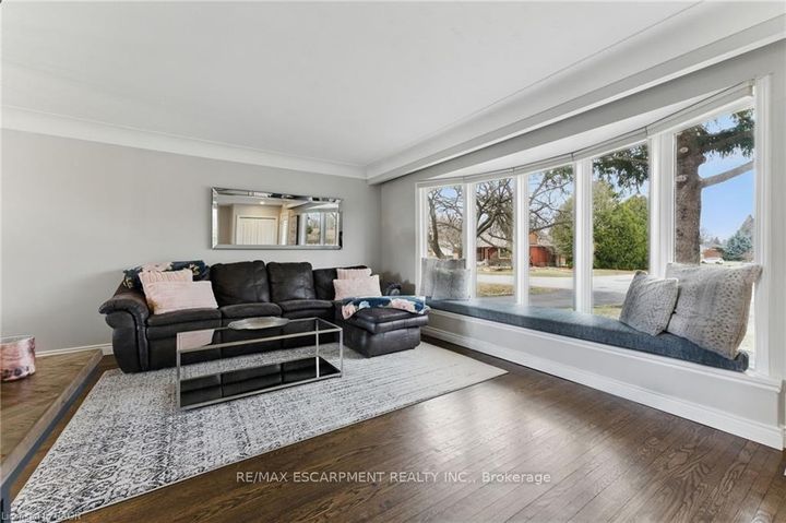 Photo 5 at 160 Council Crescent, Ancaster, Hamilton