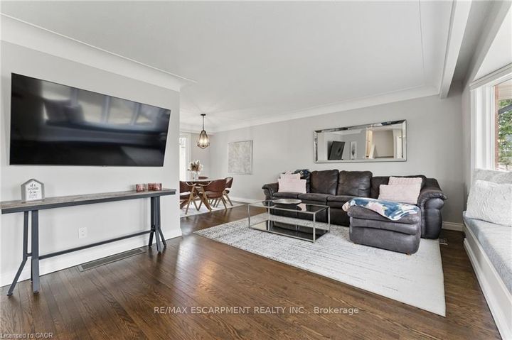 Photo 6 at 160 Council Crescent, Ancaster, Hamilton