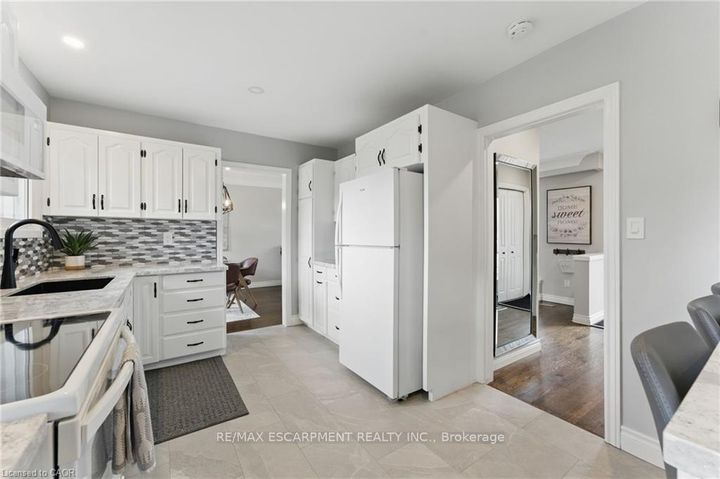 Photo 11 at 160 Council Crescent, Ancaster, Hamilton