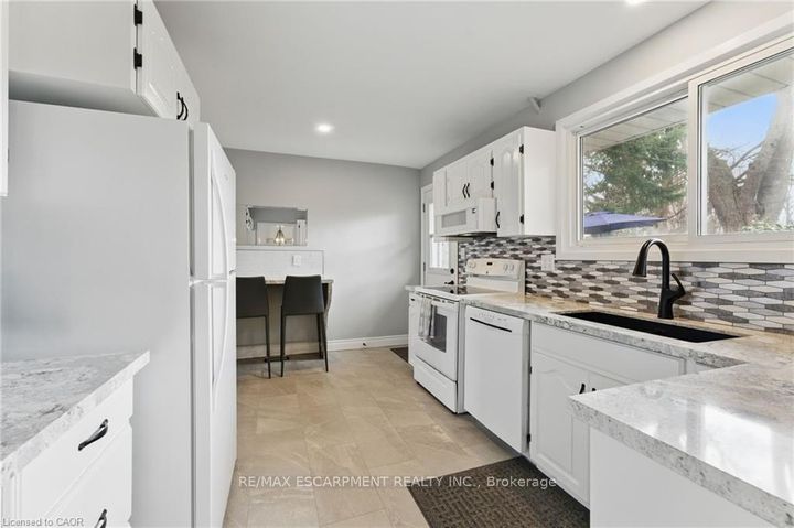 Photo 12 at 160 Council Crescent, Ancaster, Hamilton