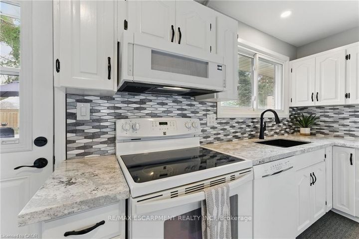 Photo 13 at 160 Council Crescent, Ancaster, Hamilton