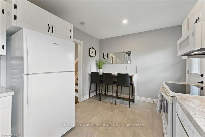 Photo 15 at 160 Council Crescent, Ancaster, Hamilton