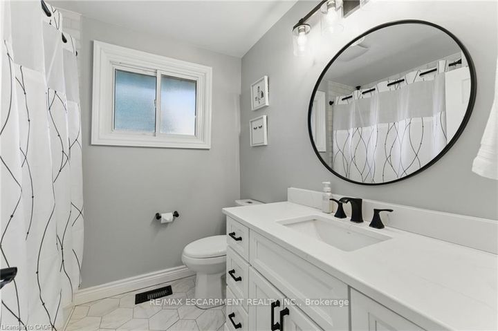 Photo 22 at 160 Council Crescent, Ancaster, Hamilton