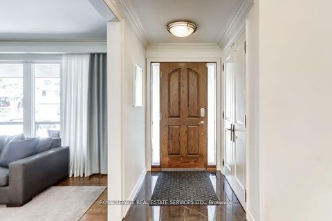 Photo 3 at 6 Cadman Court, Humber Valley, Toronto