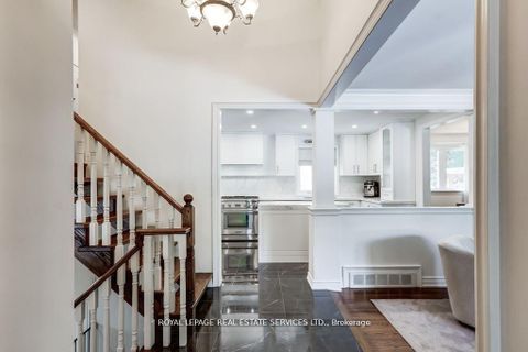 Photo 4 at 6 Cadman Court, Humber Valley, Toronto