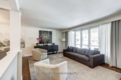 Photo 7 at 6 Cadman Court, Humber Valley, Toronto