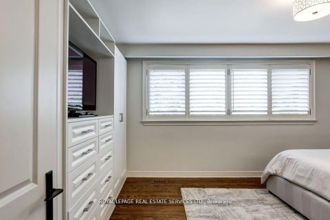 Photo 16 at 6 Cadman Court, Humber Valley, Toronto