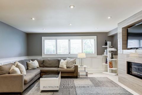 Photo 25 at 6 Cadman Court, Humber Valley, Toronto