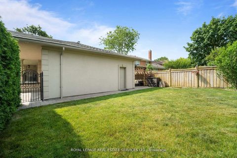 Photo 35 at 6 Cadman Court, Humber Valley, Toronto