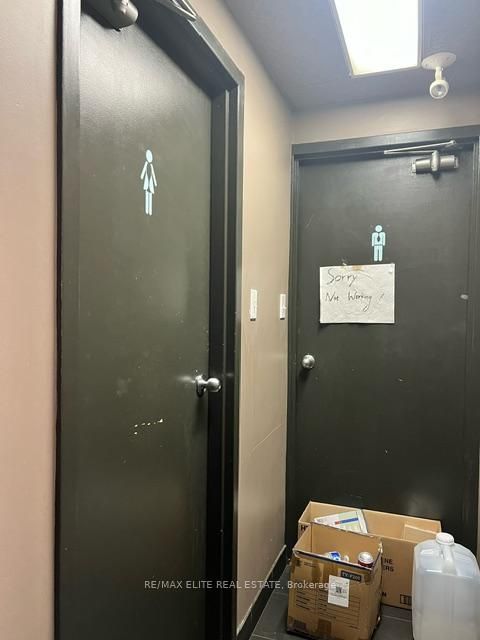 Photo 7 at 2564 Yonge Street, Lawrence Park South, Toronto