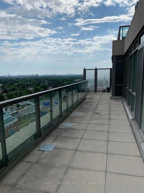 Photo 9 at 2010 - 68 Grangeway Avenue, Woburn, Toronto