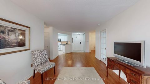 Photo 8 at 418 - 8501 Bayview Avenue, Doncrest, Richmond Hill