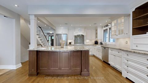 Photo 7 at 33 Beatty Crescent, Aurora Highlands, Aurora