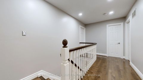 Photo 16 at 33 Beatty Crescent, Aurora Highlands, Aurora