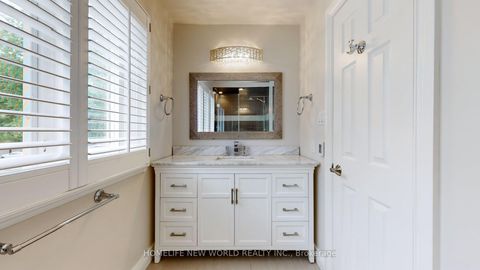 Photo 28 at 33 Beatty Crescent, Aurora Highlands, Aurora