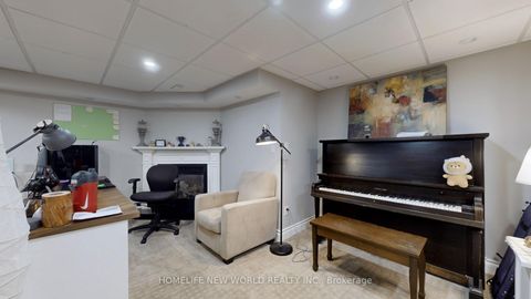 Photo 31 at 33 Beatty Crescent, Aurora Highlands, Aurora