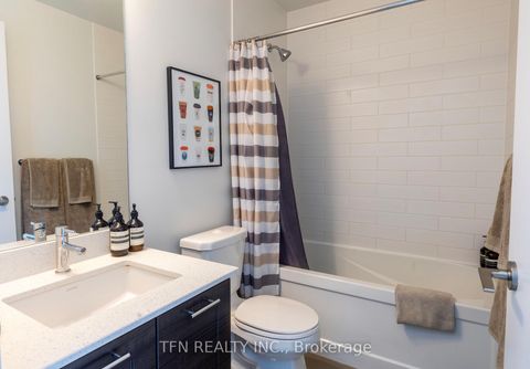 Photo 2 at 726 - 50 Bruyeres Mews, Niagara, Toronto