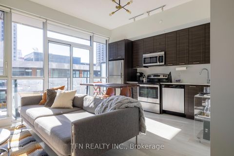 Photo 7 at 726 - 50 Bruyeres Mews, Niagara, Toronto