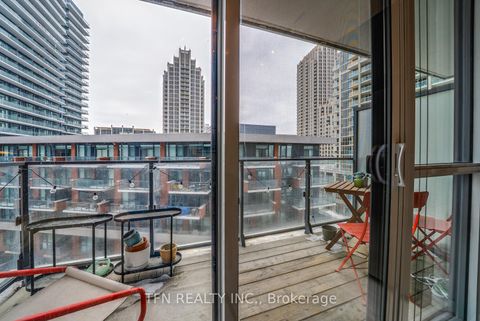 Photo 12 at 726 - 50 Bruyeres Mews, Niagara, Toronto