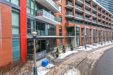 Photo 14 at 726 - 50 Bruyeres Mews, Niagara, Toronto