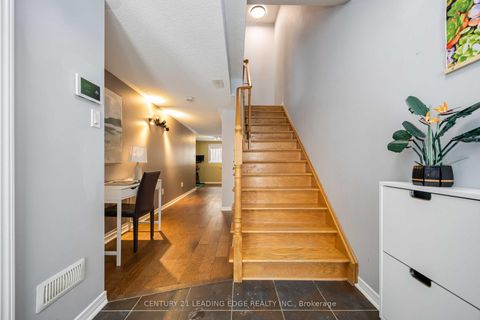 Photo 5 at 4 Curran Hall Crescent, Morningside, Toronto