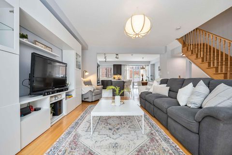 Photo 9 at 4 Curran Hall Crescent, Morningside, Toronto